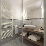 公寓式酒店 Grand Universe La Residenza 4*