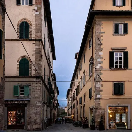Grand Universe La Residenza Lejlighedshotel Lucca