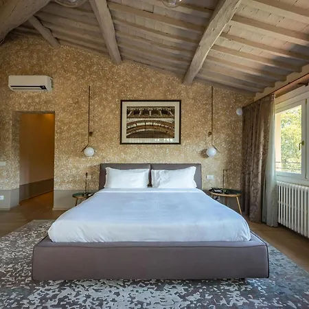 Grand Universe La Residenza Lejlighedshotel Lucca