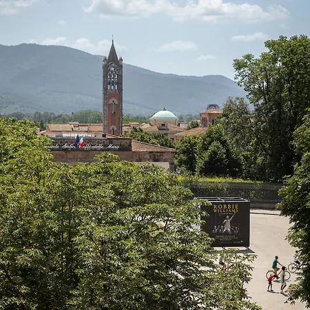 Grand Universe La Residenza Lejlighedshotel Lucca