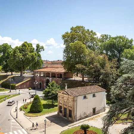 Grand Universe La Residenza Apart-hotel