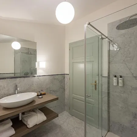 Grand Universe La Residenza Lejlighedshotel Lucca