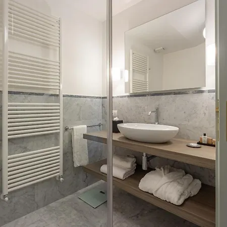 Lejlighedshotel Grand Universe La Residenza 4*