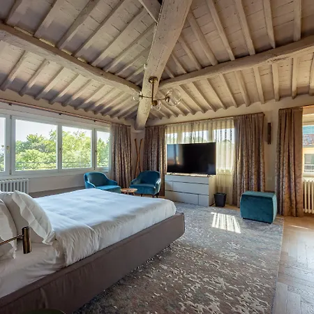 Lejlighedshotel Grand Universe La Residenza 4*