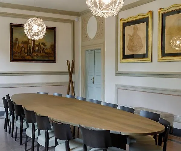 Apart-hotel Grand Universe La Residenza 4*